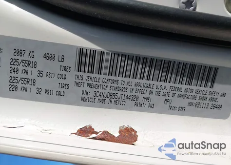 2018 Jeep Compass Latitude 4X4 z USA, uszkodzony, nr VIN 3C4NJDBB5JT144320